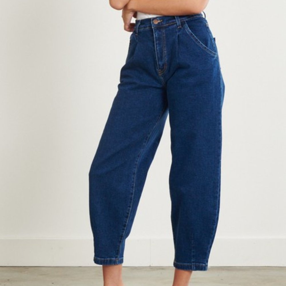 VIBRANT Pleat Front Mom Jeans